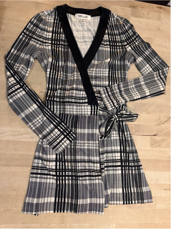 Diane von Furstenberg Pants - Diane Von Furstenberg Silk Wrap Black And White Plaid Romper Size 8 Classic